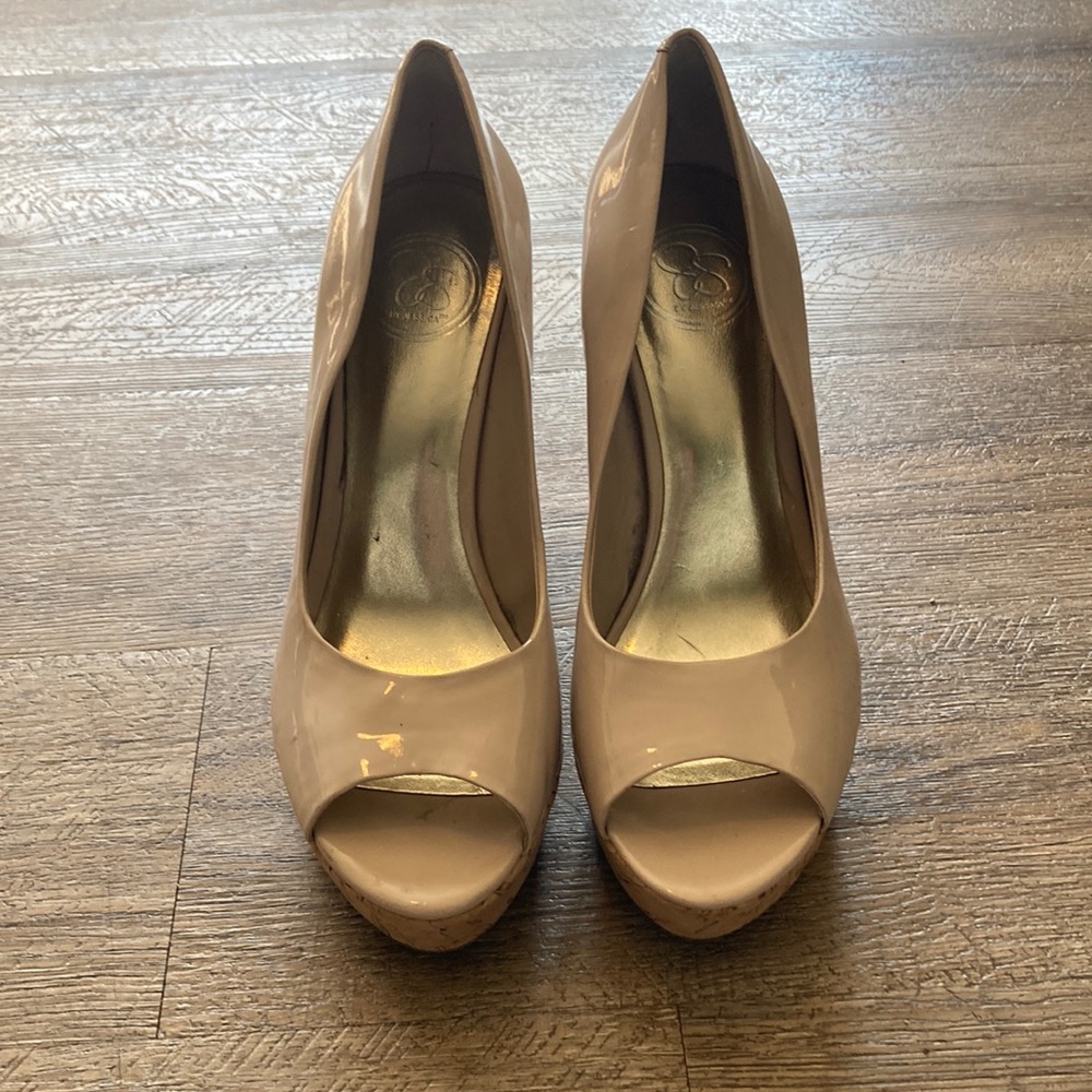Jessica Simpson Woman’s open toe heel size 8/1-2